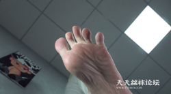 【aapary模拍视频】小新的美足踩下来（4K，10分钟，600MB）