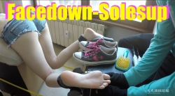 【Octopus】Ielena - Facedown Soles Up - Wiggle 4K