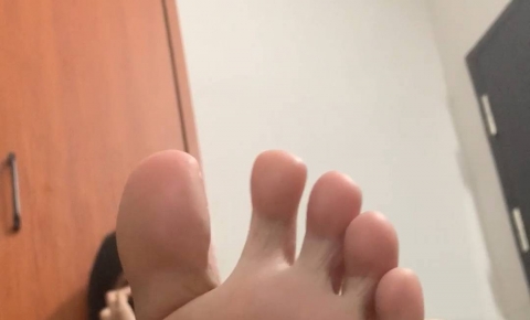 【南国足艺】花花第一人称语言诱惑，美脚人字拖